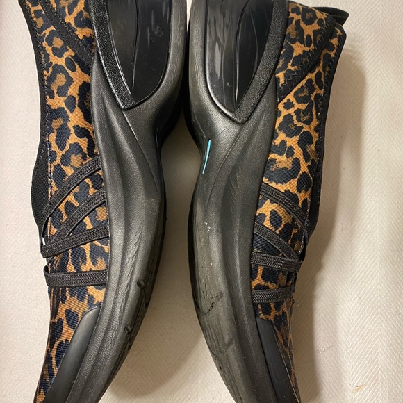 BZees size 11 shoes - Picture 2 of 4